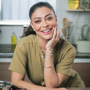 Mulher disse ter trabalhado para Juliana Paes durante onze anos como cozinheira