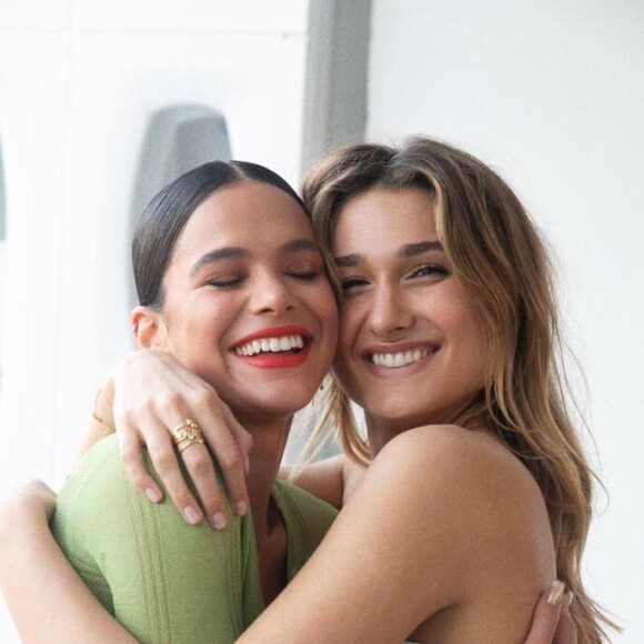 Bruna Marquezine e Sasha são amigas de longa data e têm moda como paixão em comum