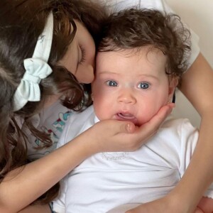 Filhos mais velhos de Hulk posaram ao lado de Zaya