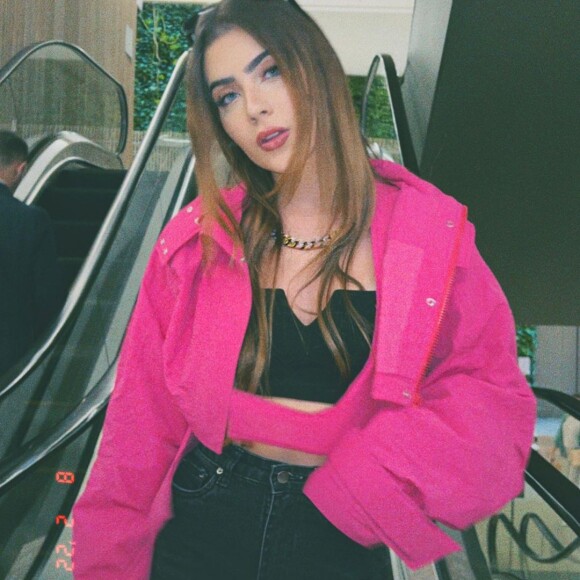 Jade Picon se mudou para uma mansão no Rio de Janeiro e tem aproveitado bastante a estadia na Cidade Maravilhosa