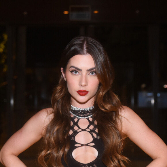 Jade Picon se submeteu a um procedimento no rosto para tratar da DTM, uma disfunção temporomandibular e dor orofacial