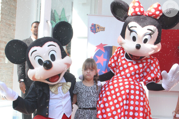 Rafaella Justus, filha de Ticiane Pinheiro e Roberto Justus, esbanja simpatia na festa de aniversário de 2 anos da filha caçula de Rodrigo Faro, Helena