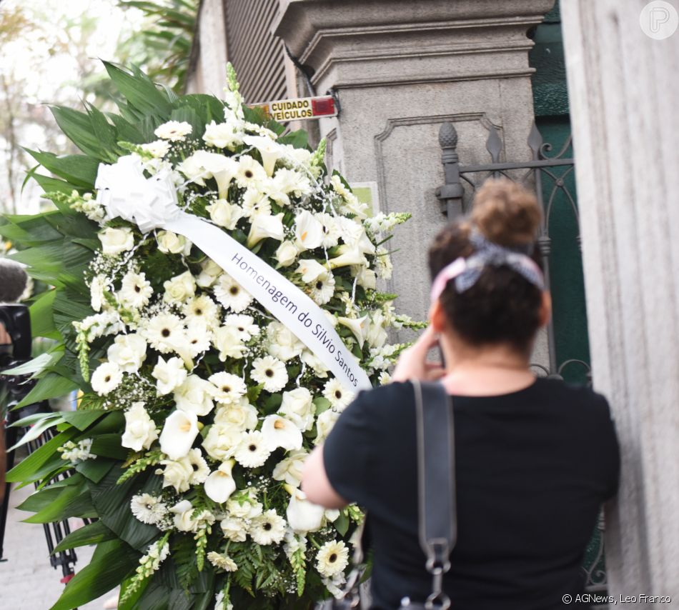 Silvio Santos enviou homenagem durante velório de Jô Soares
