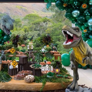 A festa de Gael e Romeu teve dinossauros como tema