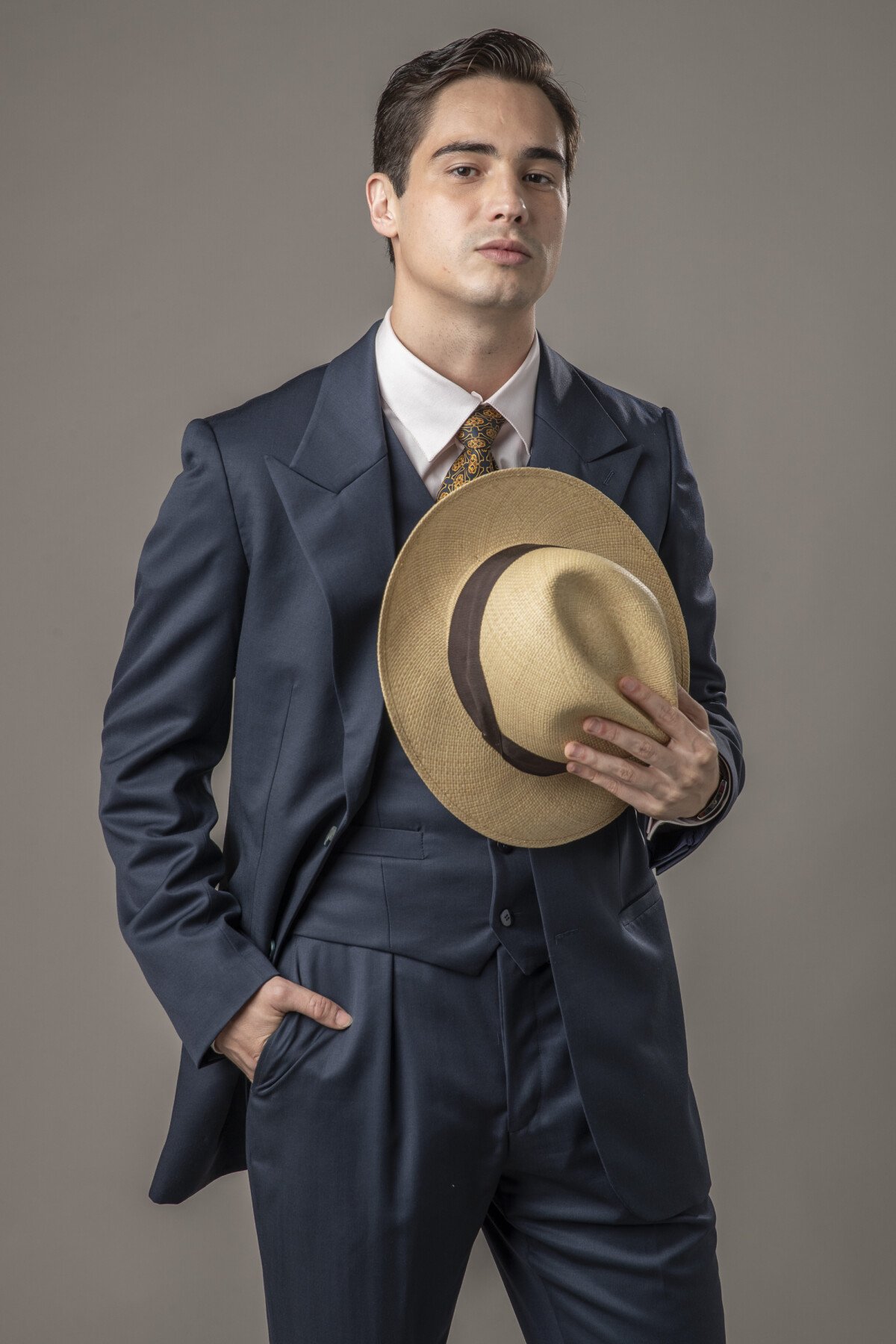 Foto Joaquim fica emocionado ao conhecer sua mãe, Carolina, no fim da