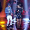 Claudia Leitte deixou barriga à mostra ao cantar sua nova música de trabalho, 'Matimba', com MC Guimê