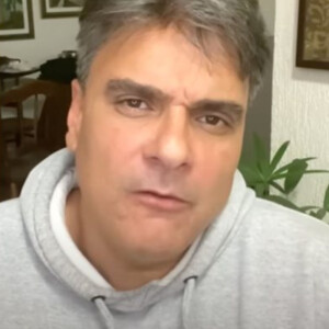 Guilherme de Pádua usou o YouTube para se defender das críticas do documentário e pedir perdão para Gloria Perez, mãe da atriz morta por ele