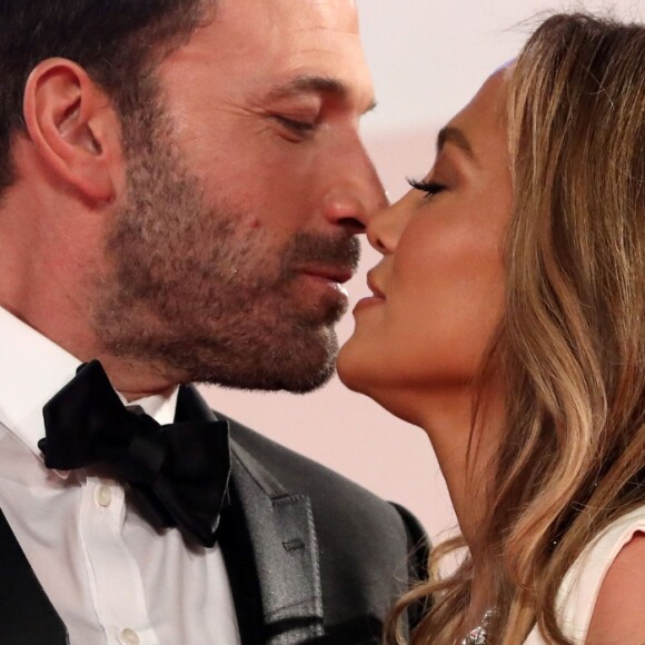 Após quase 20 anos separados, Jennifer Lopez e Ben Affleck se casam pela segunda vez

