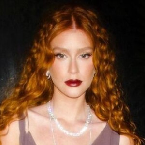 O look de Marina Ruy Barbosa é da Dior e foi desfilado na coleção de 2005 da marca francesa