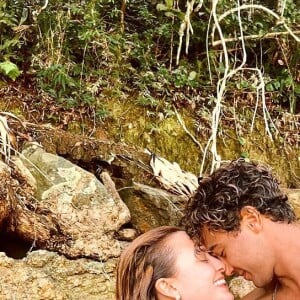 Antes de namorar, Larissa Manoela e André Luiz Frambach viveram um affair em 2021