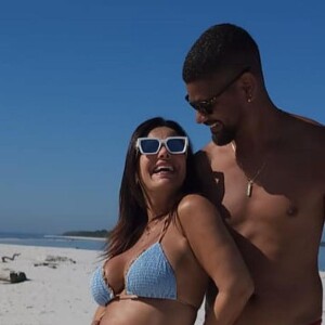 Primeira foto de Viviane Araujo com o filho recebeu dezenas de comentários na web