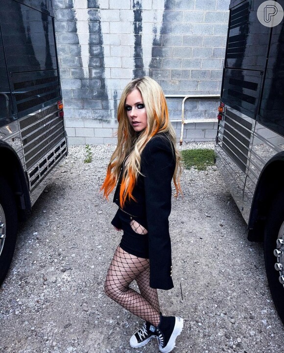 O que aconteceu com rosto de Avril Lavigne: médico acredita que cantora é adepta de diferentes tratamentos estéticos