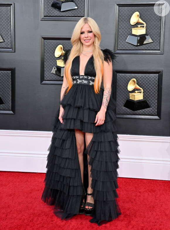 Rosto de Avril Lavigne: médico explica que aparência rejuvenescida também é fruto de dieta sem alimentos oxidantes
