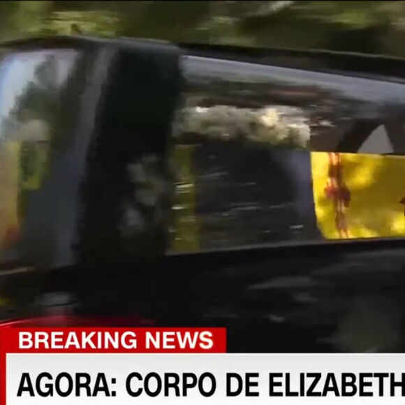 Cortejo comcorpo da rainha Elizabeth II chega na capital da Escócia, Edimburgo, neste domingo, 11 de setembro de 2022, na primeira parte do ritual do adeus à monarca