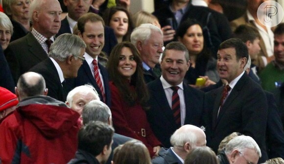 Príncipe William e Kate Middleton, duque e duquesa de Cambridge, visitam o estádio Millennium, em Cardiff, no País de Gales, em 24 de novembro de 2012