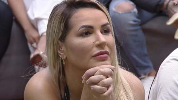 Deolane Bezerra revela receio ao ser convidada para ter um prato no Paris 6  - Purepeople