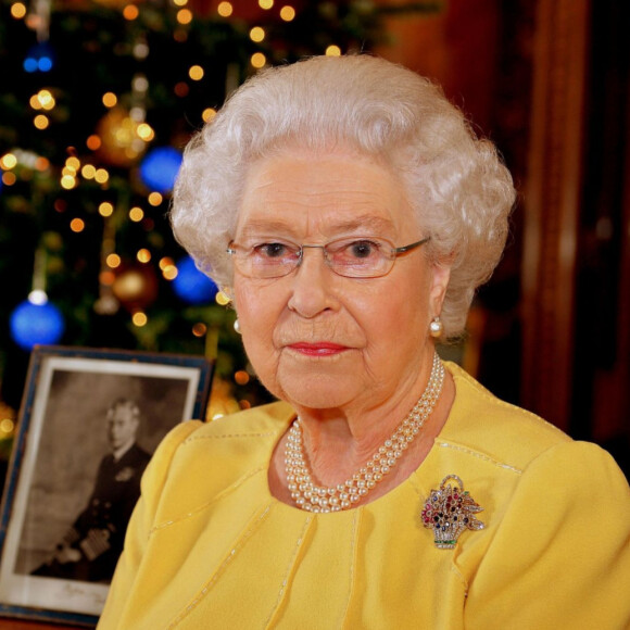 Morte da Rainha Elizabeth II: monarca será enterrada com aliança com frase secreta