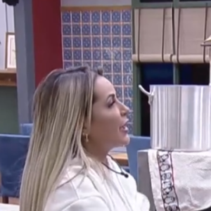 'A Fazenda 2022': Kerline e Deolane discutiram porque a ex-'BBB' não gostou da postura dos amigos de Tiago perante a vontade de ele desistir