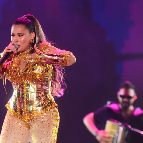 Simone Mendes já está preparando novas músicas para carreira