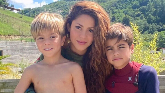 Separada de Piqué, Shakira expõe impacto do processo do fim da relação com os filhos: 'Perturbador'