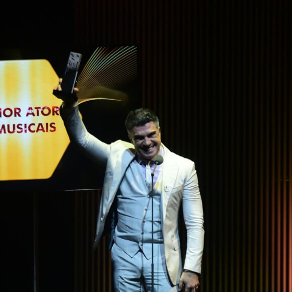 Jarbas Homem de Mello levou troféu na categoria Melhor Ator em Musicais por 'Conserto para Dois, O Musical', no Prêmio Bibi Ferreira 2022