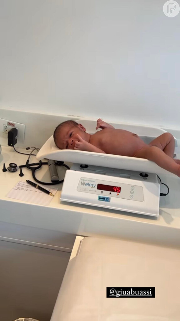 Quinze dias após o nascimento, Joaquim ganhou cerca de 300 gramas