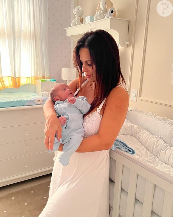 Viviane Araujo tem compartilhado várias fases da gestação e maternidade nas redes sociais