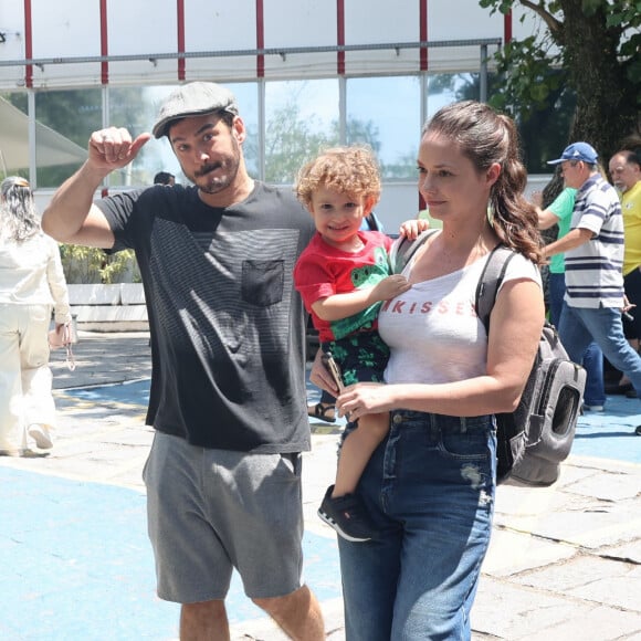 Eleições 2022: Marcos Vera acompanhou a esposa e levou o filho para votação
