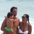Juliana Paes aproveita as férias do trabalho para se divertir com a família, no verão do Rio