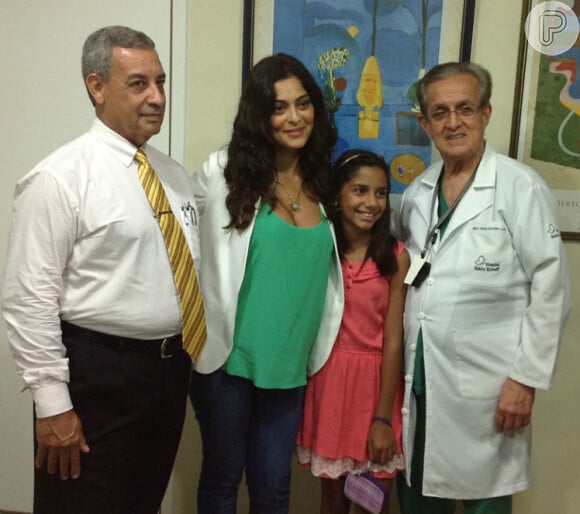 Juliana Paes visitou o hospital Mário Koeff, na Zona Norte do Rio, e lançou campanha em seu blog para arrecadar fundos para ajudar os pacientes com câncer, no último dia 6 de março