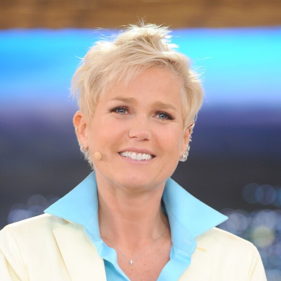 Na época, Xuxa utilizava terninhos e looks mais neutros inspirada em Ellen DeGeneres