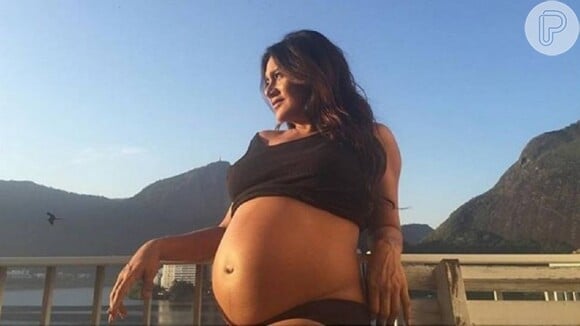 Em 2015, Dira Paes, que está brilhando na novela "Pantanal" como Filó, engravidou do seu segundo filho aos 46 anos