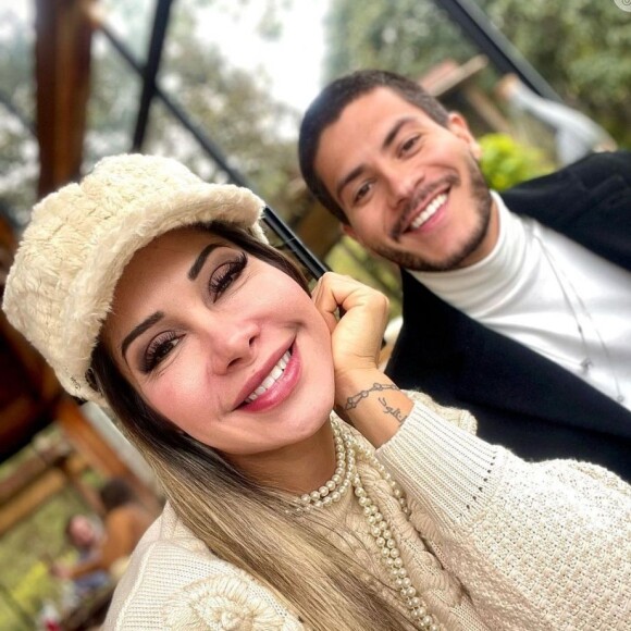 Maíra Cardi terminou com Arthur Aguiar após descobrir novas traições do marido. As informações a seguir são da colunista Fábia Oliveira, do Em OFF