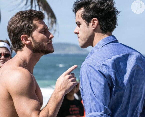 Leonardo (Klebber Toledo) vai encontrar Enrico (Joaquim Lopes) na beira da praia e propor a ele uma revanche, como informou a colunista Patricia Kogut do jornal 'O Globo'