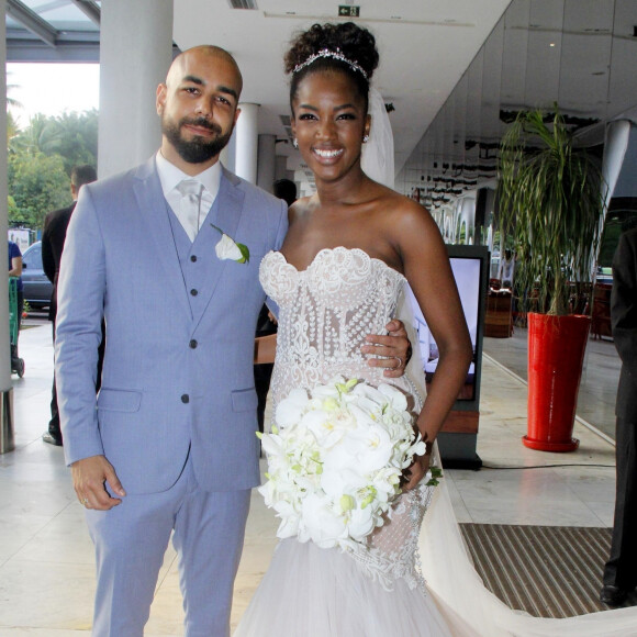 Iza viveu cinco anos de um relacionamento sólido com o produtor musical Sérgio Santos