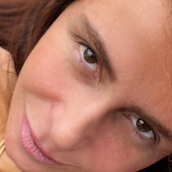 Giovanna Antonelli posa sem maquiagem e exibe corpão de biquíni em foto, em 16 de outubro de 2022