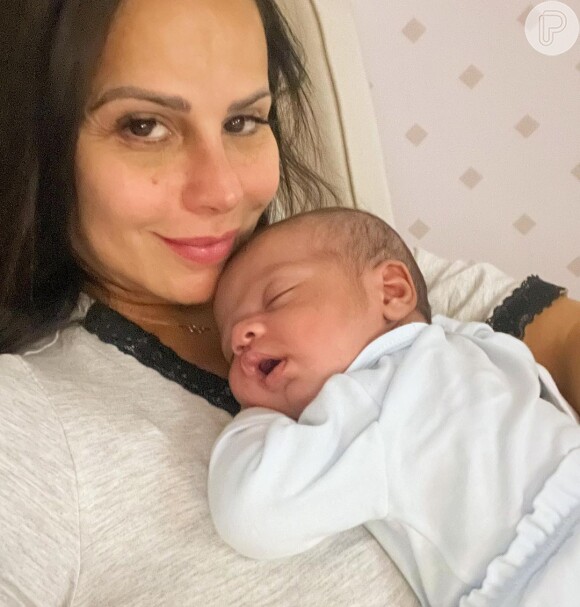 Viviane Araújo tem uma rotina intensa de cuidados com o filho