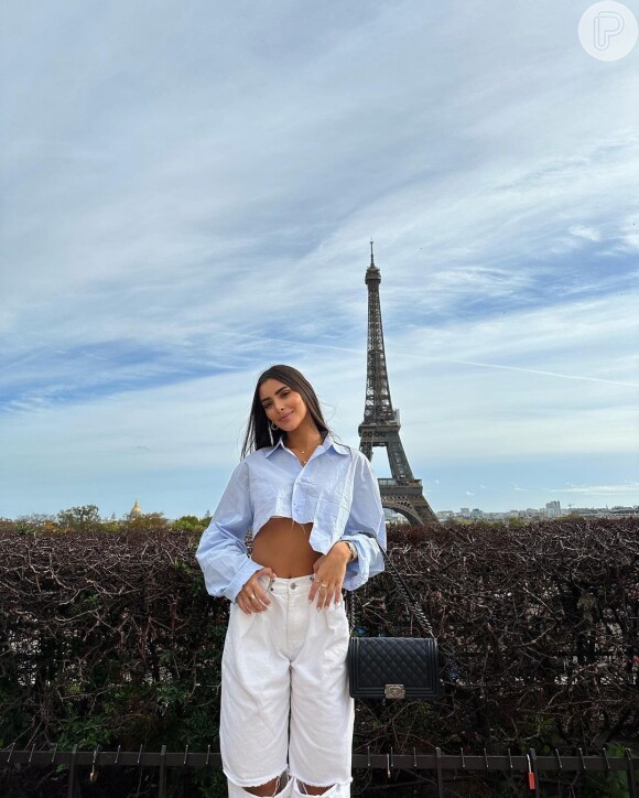 Victoria está passando dias em Paris