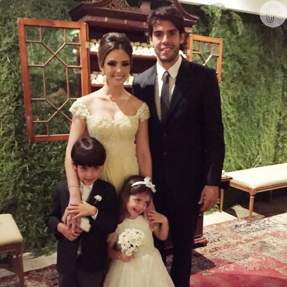 Kaká e Carol Celico também fortam juntos ao casamento de um amigo, no sábado (20)