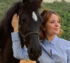Larissa Manoela relembra acidente a cavalo em 2016 e comove a web com relato, em 29 de outubro de 2022