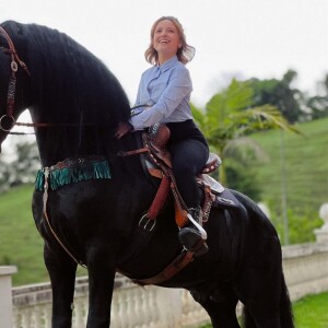 Larissa Manoela sofreu acidente a cavalo em 2016, durante as gravações da novela 'Cúmplices de um Resgate'