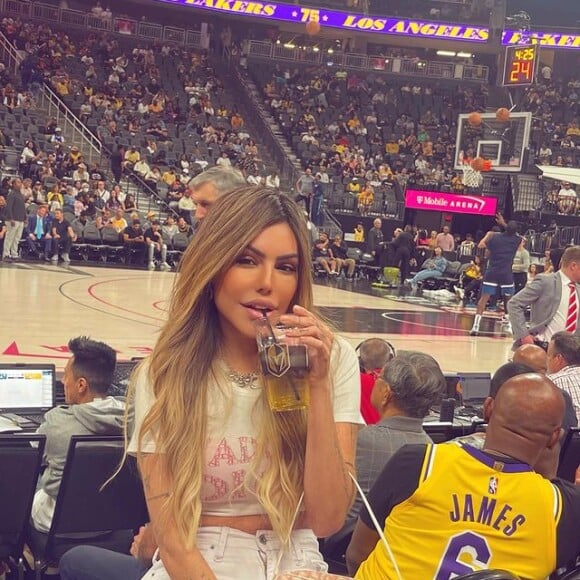 Ex de Jojo Todynho, Lucas Souza foi flagrado em festa andando de mãos dadas com a modelo Liziane Gutierrez