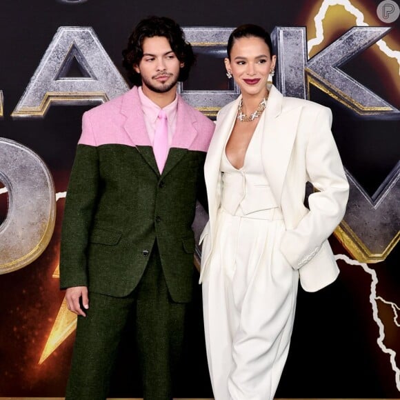 Bruna Marquezine e Xolo Maridueña são protagonistas do filme Besouro Azul