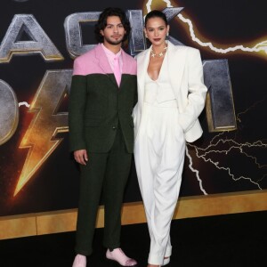 Bruna Marquezine e Xolo Maridueña ganham torcida dos fãs após atriz aparecer em imagem no Instagram de Xolo
