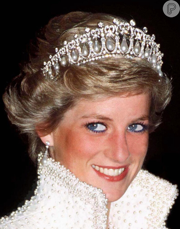Princesa Diana tinha a tiara Lover's Knot como uma de suas joias favoritas: ela a ganhou de presente da Rainha Elizabeth II