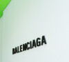 Balenciaga quer receber R$ 133 milhões de produtora após campanha polêmica