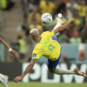 Richarlison se transformou no queridinho da torcida brasileira após marcar os 2 gols do Brasil contra a Sérvia na estreia da seleção na Copa do Mundo