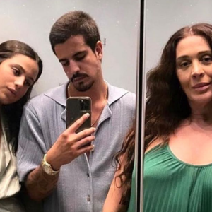 Enzo Celulari comenta troca de roupas com Claudia e Sophia Raia
