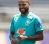 Daniel Alves rebate críticas após escalação para a seleção brasileira