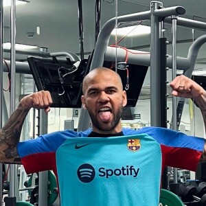 Daniel Alves será o capitão da Seleção no jogo contra Camarões